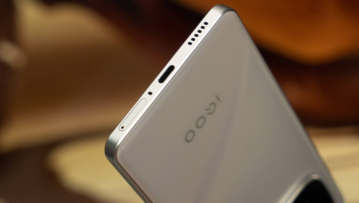 Vivo iQOO Z9 Turbo: 16GB RAM, 512GB स्टोरेज और 80W फास्ट चार्जिंग अभी कीमत देखें