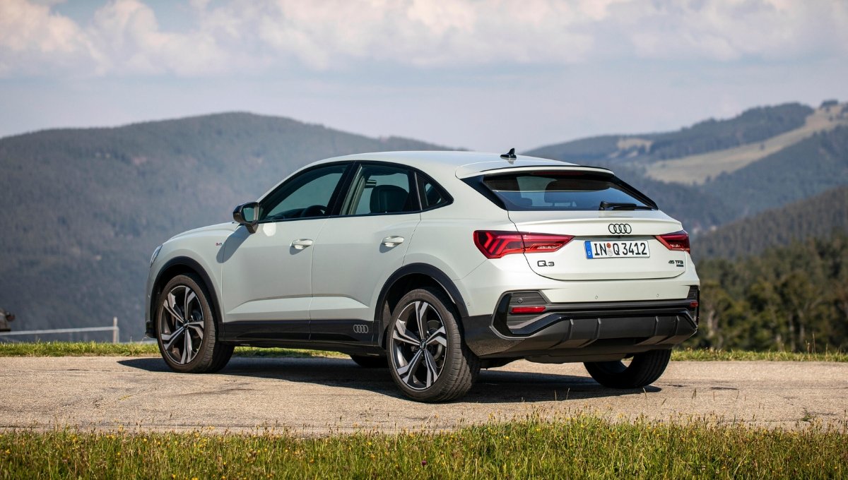 Audi Q3 Sportback 2025: 187 bhp पॉवर, 320Nm टॉर्क और प्रीमियम फीचर्स के साथ कीमत जानें