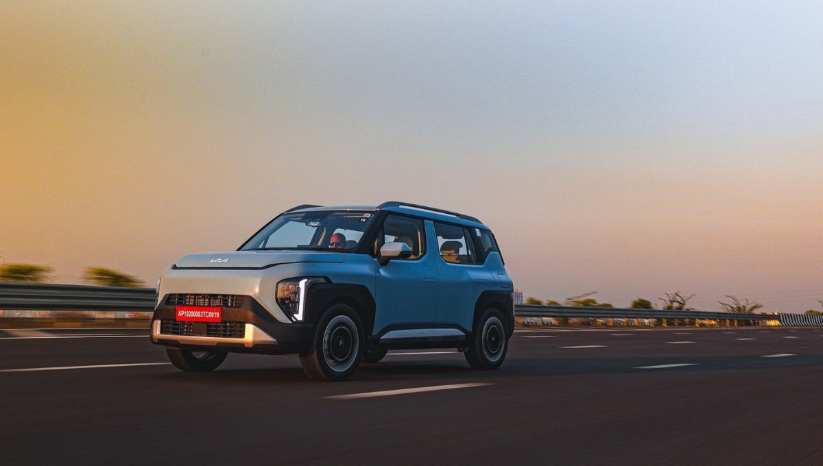 Kia Syros SUV: प्रीमियम डिजाइन, एडवांस टेक्नोलॉजी और ARAI 17.65 kmpl माइलेज जानें कीमत