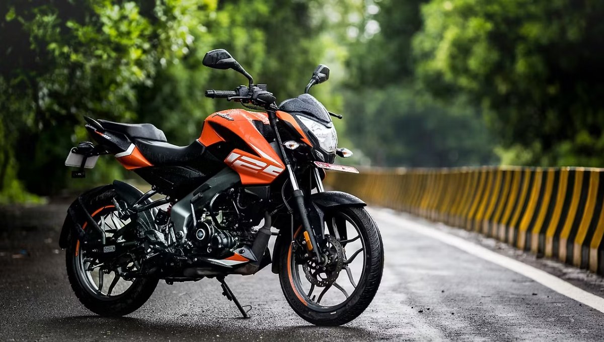 1.05 लाख में Bajaj Pulsar NS125, 103 kmph स्पीड, DRLs और स्टाइलिश डिज़ाइन के साथ