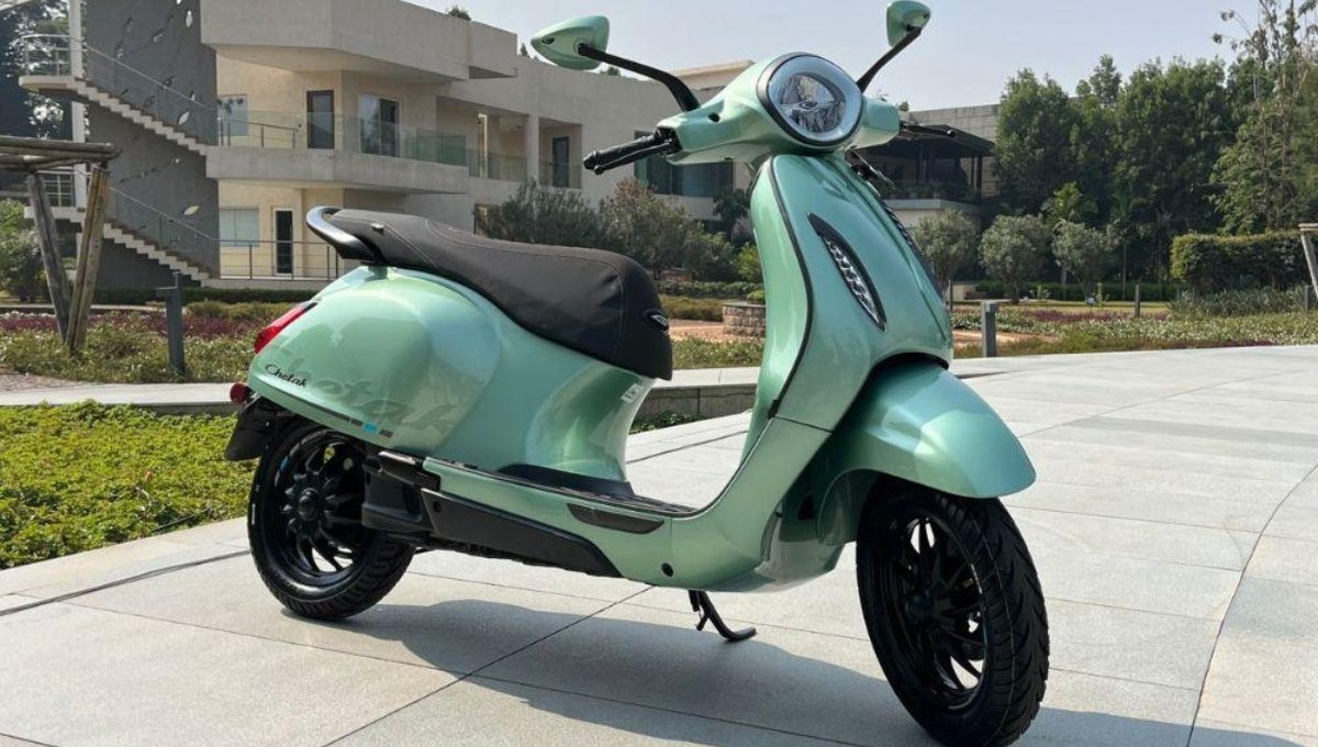 Bajaj Chetak: स्टाइल, सेफ्टी और कीमत 99,990 से 1.46 लाख तक