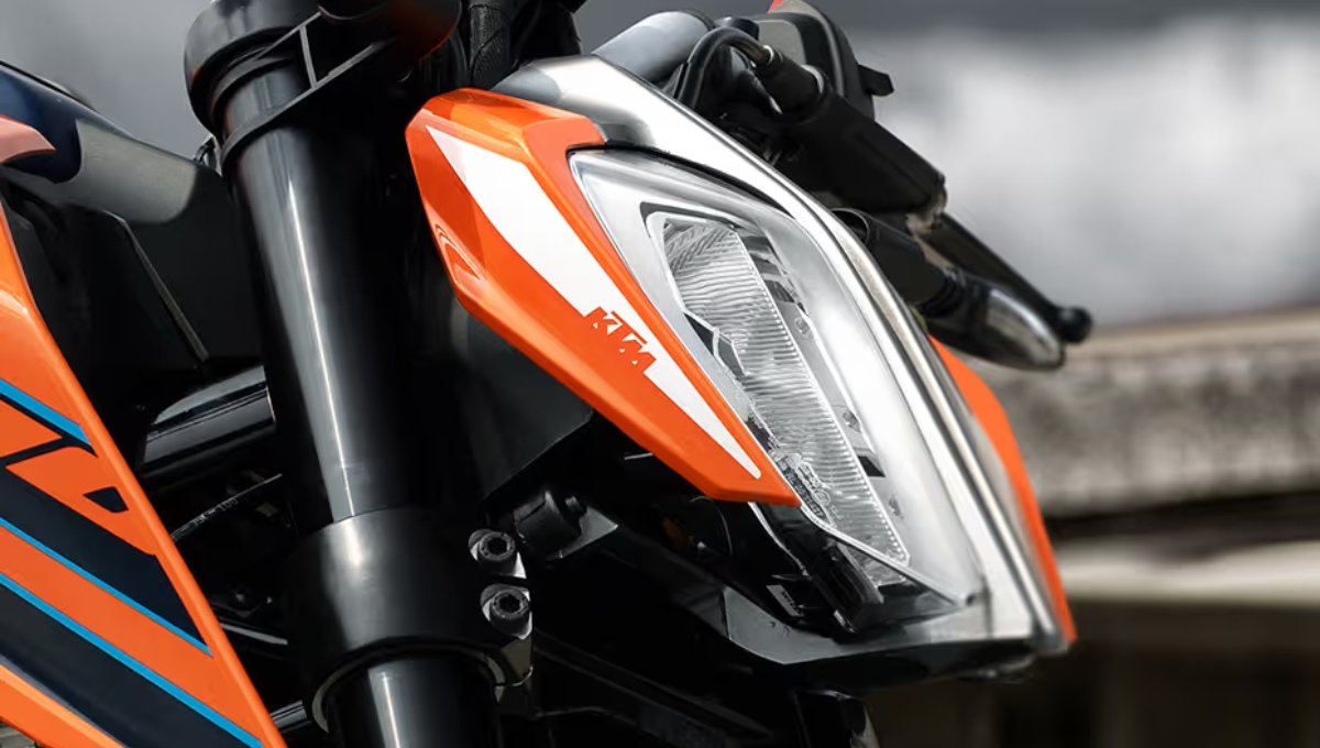 KTM 200 Duke 2025: दमदार 24.67 bhp, स्टाइलिश लुक और ₹2.00 लाख की कीमत