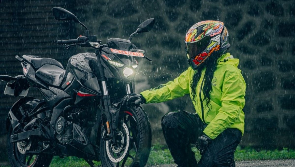 ₹1.30 लाख से कम कीमत में Bajaj Pulsar N160 जानिए इसके Top Features और Performance