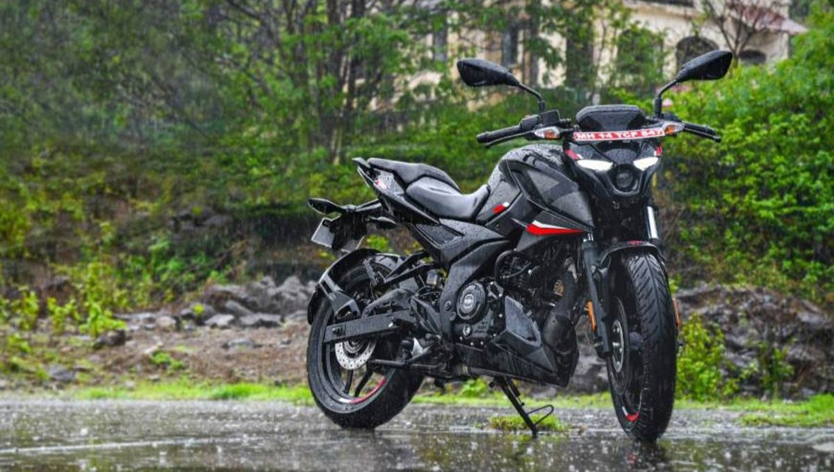 ₹1.30 लाख से कम कीमत में Bajaj Pulsar N160 जानिए इसके Top Features और Performance