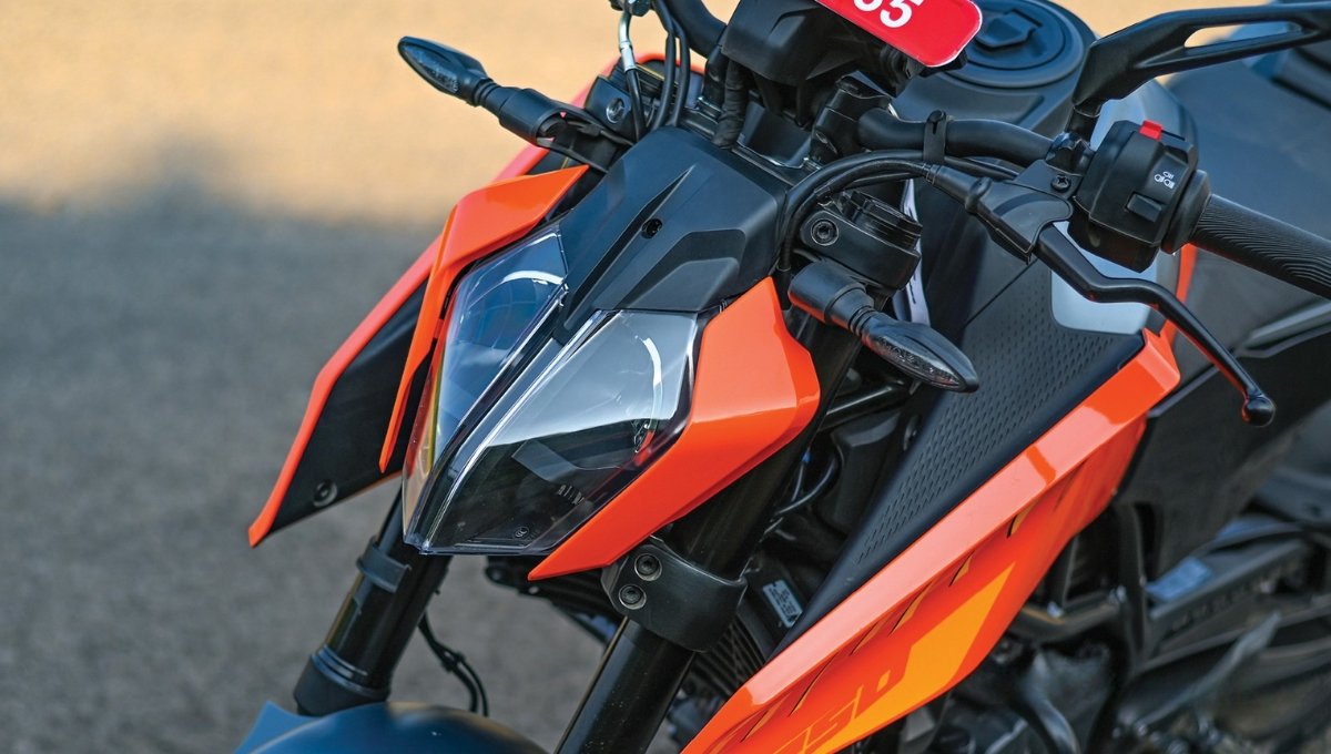 नई KTM 250 Duke: LED हेडलाइट, TFT डिस्प्ले और 148 kmph टॉप स्पीड के साथ