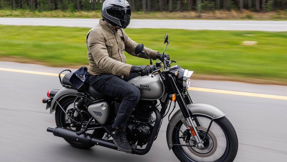 Royal Enfield Classic 350: 349cc का दम, आधुनिक फीचर्स और किफायती कीमत ₹1.93 लाख से