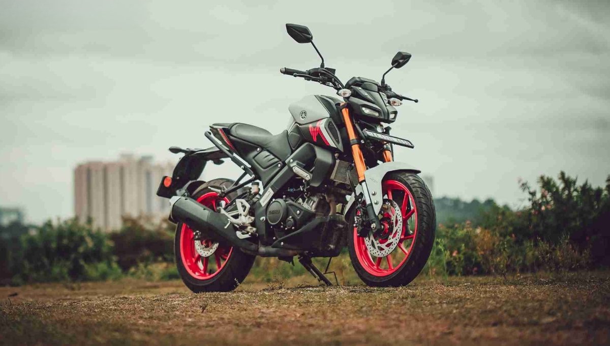 Yamaha MT 15 V2: दमदार Features और ₹1.68 लाख की Price के साथ युवाओं की पावरफुल बाइक