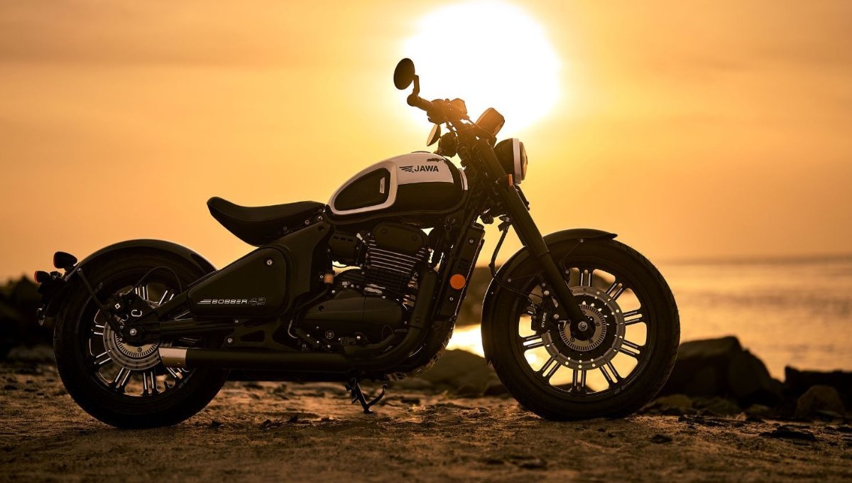 Jawa 42 Bobber: स्टाइल, पावर और आराम का परफेक्ट कॉम्बिनेशन, कीमत जानें 2.10 लाख