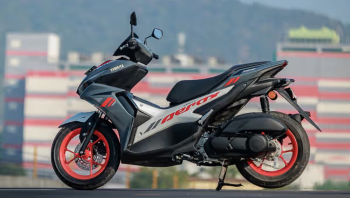 नई Yamaha Aerox 155: स्मार्ट डिजिटल डिस्प्ले, ABS ब्रेक और 115 kmph टॉप स्पीड के साथ, कीमत ₹1,55,000