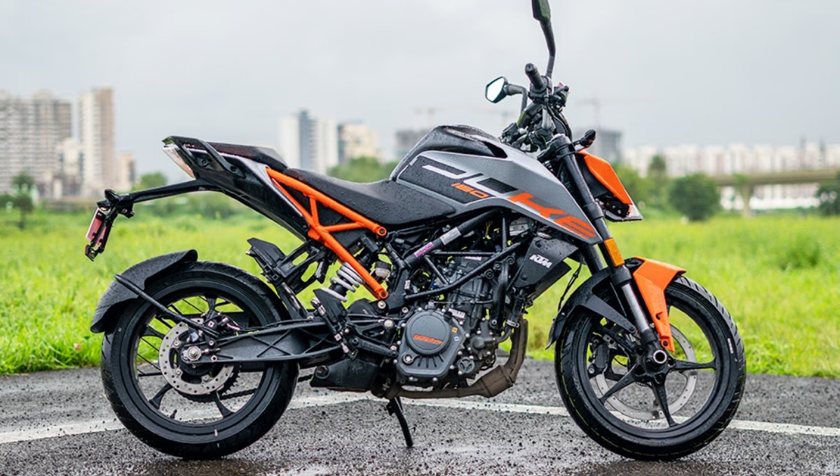 KTM 160 Duke 2025: दमदार Features और ₹2.10 लाख की कीमत में स्पोर्टी बाइक