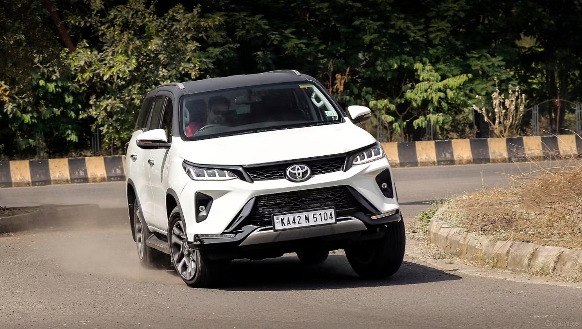 Toyota Fortuner 2025: दमदार फीचर्स और ₹36.05 लाख से शुरू कीमत