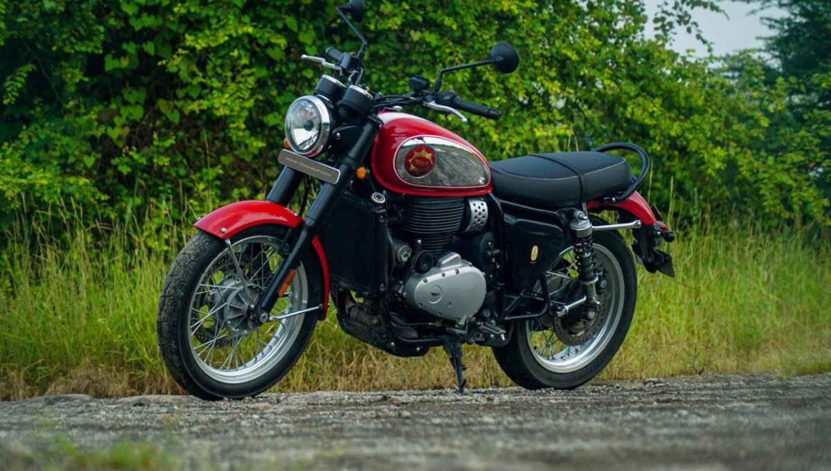 BSA Gold Star 650: दमदार 652cc इंजन, स्टाइलिश डिज़ाइन और 3,58,290 रुपये में उपलब्ध शानदार बाइक