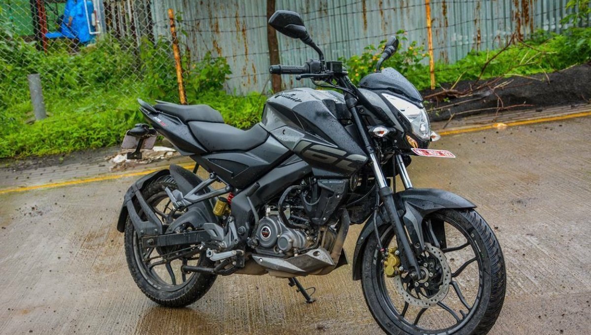 Bajaj Pulsar NS160: 17bhp पावर, 120kmph स्पीड और 5 साल की वारंटी