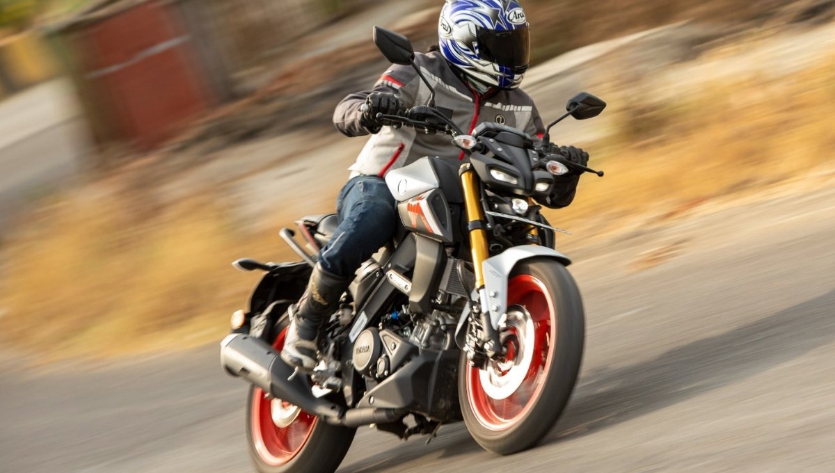 ₹1.69 लाख की Yamaha MT 15 V2: 18.1 bhp पावर और LED हेडलाइट्स के साथ