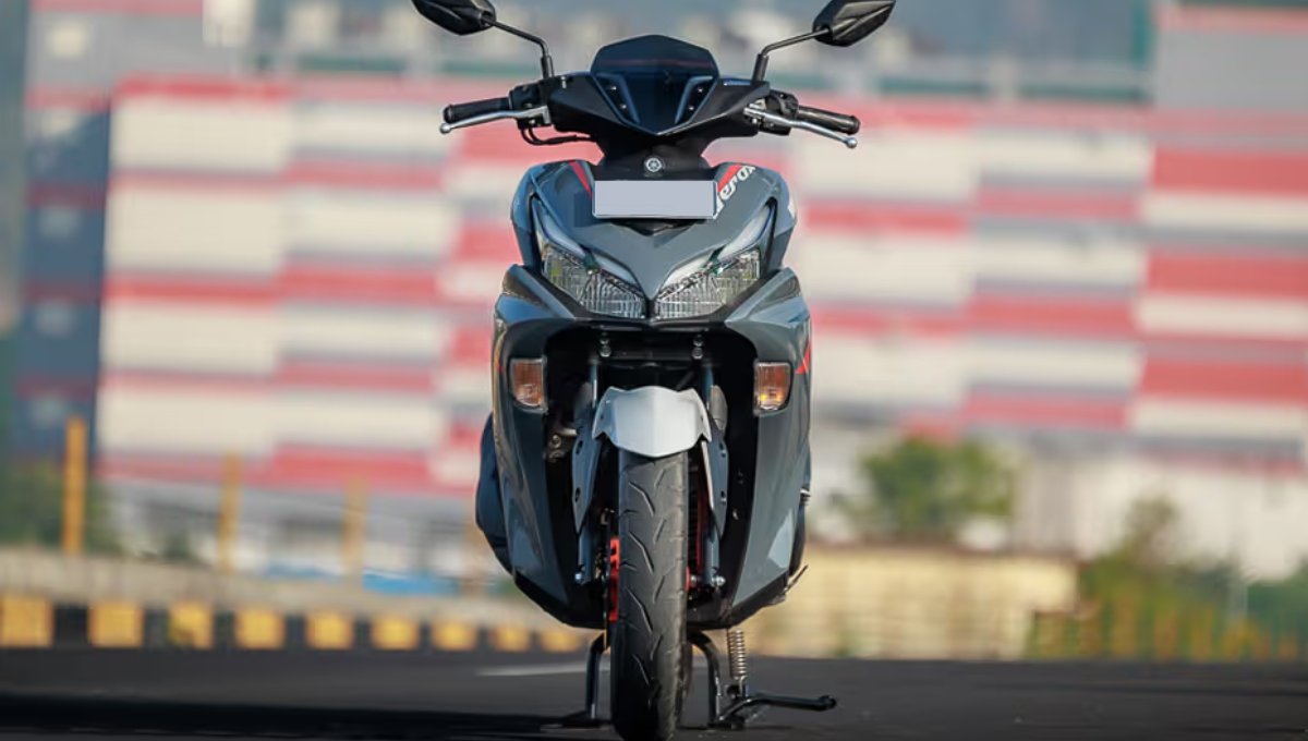 नई Yamaha Aerox 155: स्मार्ट डिजिटल डिस्प्ले, ABS ब्रेक और 115 kmph टॉप स्पीड के साथ, कीमत ₹1,55,000