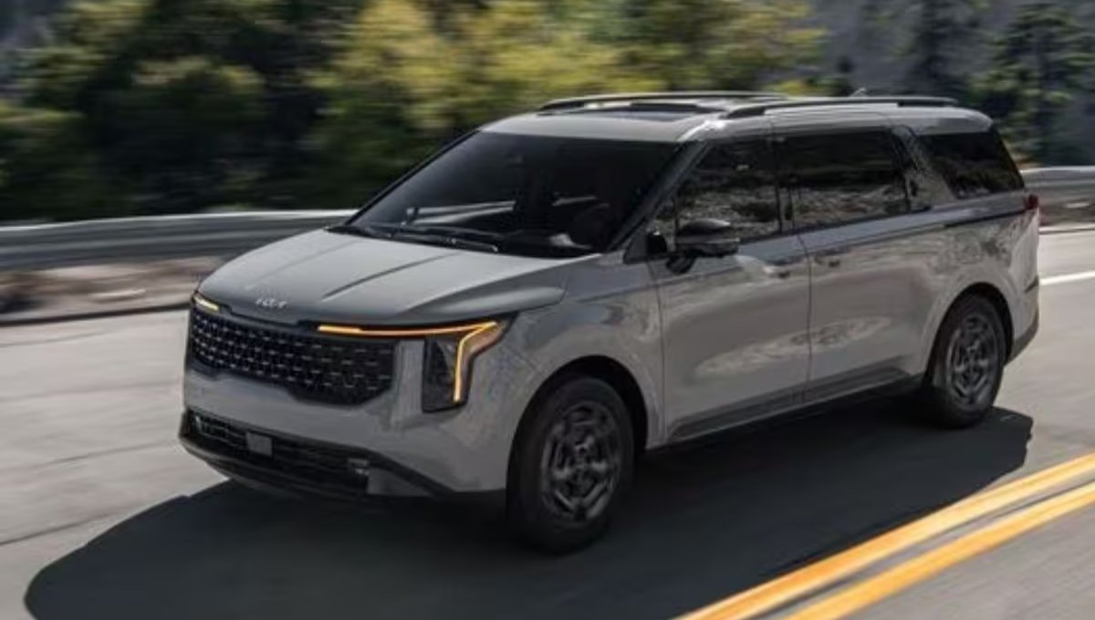 नई Kia Carnival 2025: ₹40 लाख की रेंज में लक्ज़री, 8 एयरबैग और डुअल सनरूफ का मज़ा