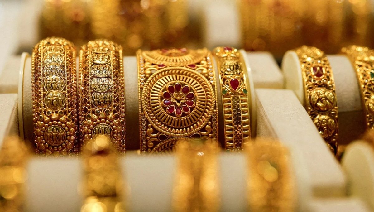 Gold Price Today: आज सोने की कीमत में आई नरमी, जानें 22K और 24K गोल्ड का ताज़ा भाव
