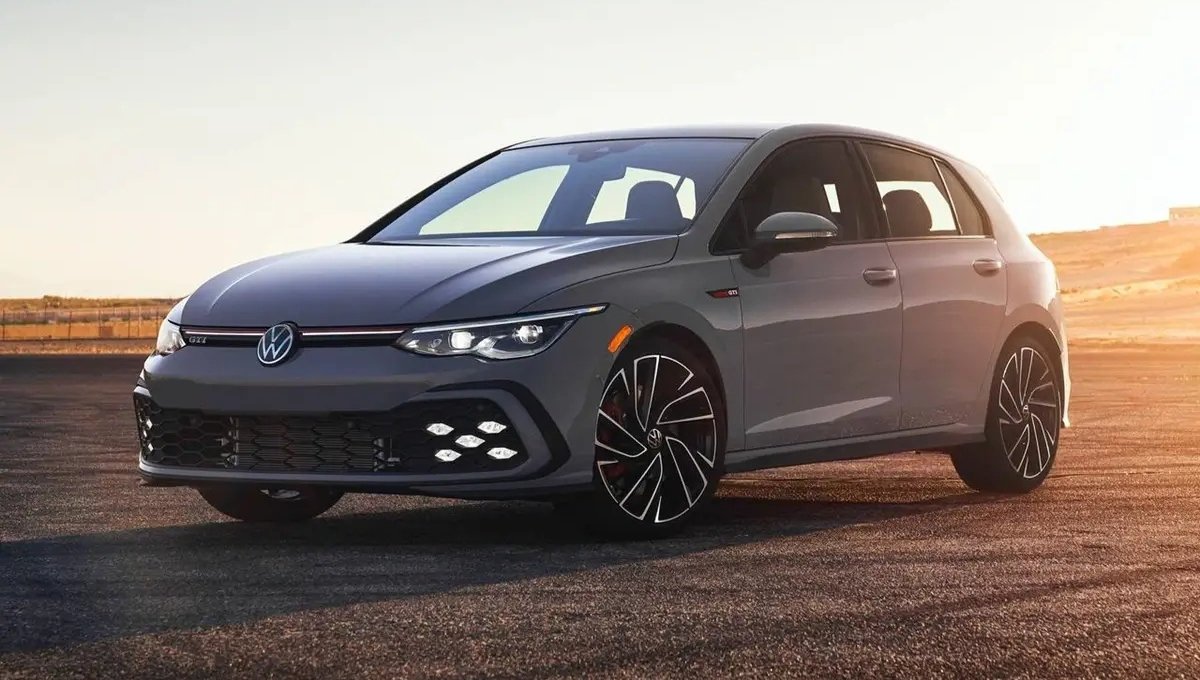 Volkswagen Golf GTI 2025: 261bhp पावर, 7-स्पीड DCT और ₹50 लाख में लग्ज़री ड्राइव