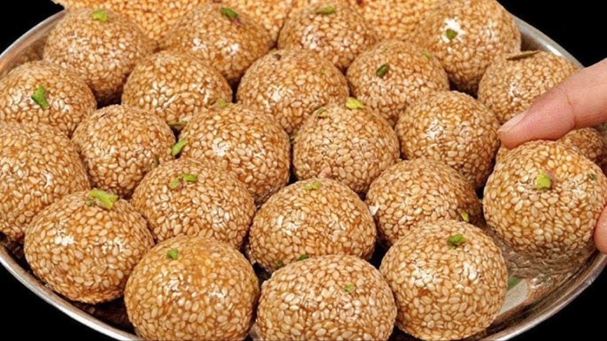 Gud Til Laddoo Recipe