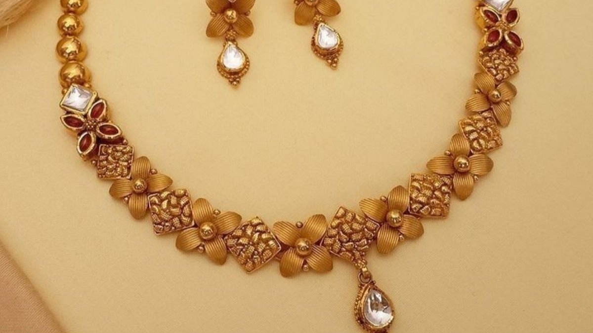 Light Weight Gold Necklace Set 10 Grams