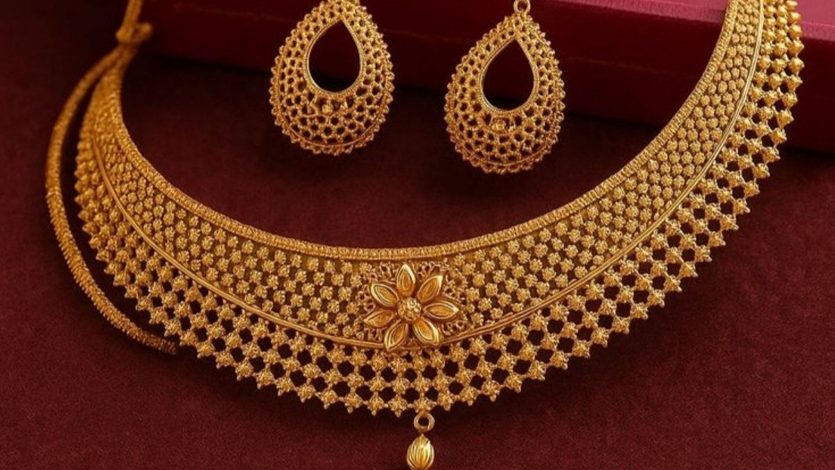 Light Weight Gold Necklace Set 10 Grams